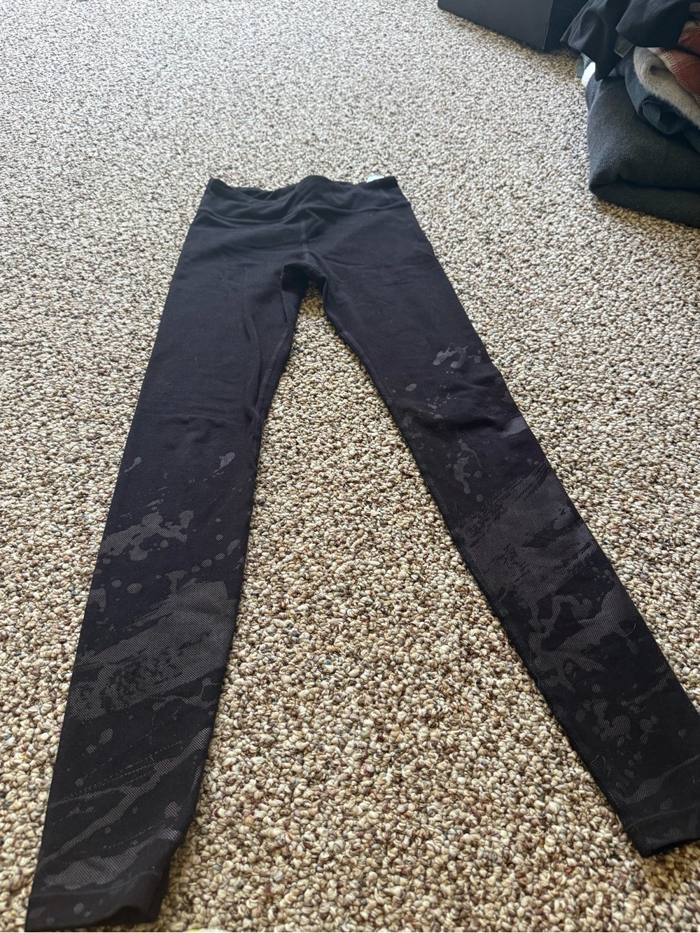 Athleta Kids Black Leggings with Subtle Pattern